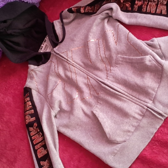 SWEAT SUIT ! - Picture 2 of 3